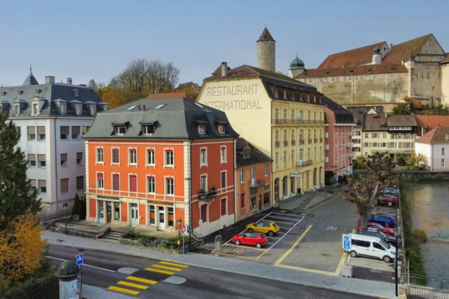 Immeuble mixte rénové au centre de Porrentruy - Photo 2 sur 13