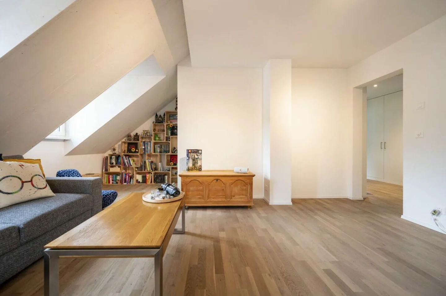 Maison multifamiliale avec réserve d'extension et de terrain à bâtir - Photo 3 sur 15