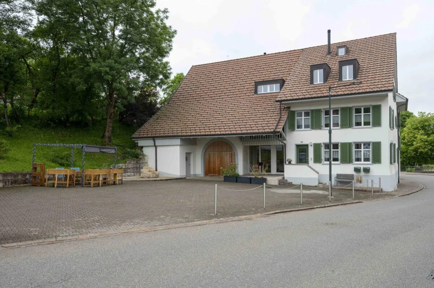 Maison multifamiliale avec réserve d'extension et de terrain à bâtir - Photo 1 sur 15