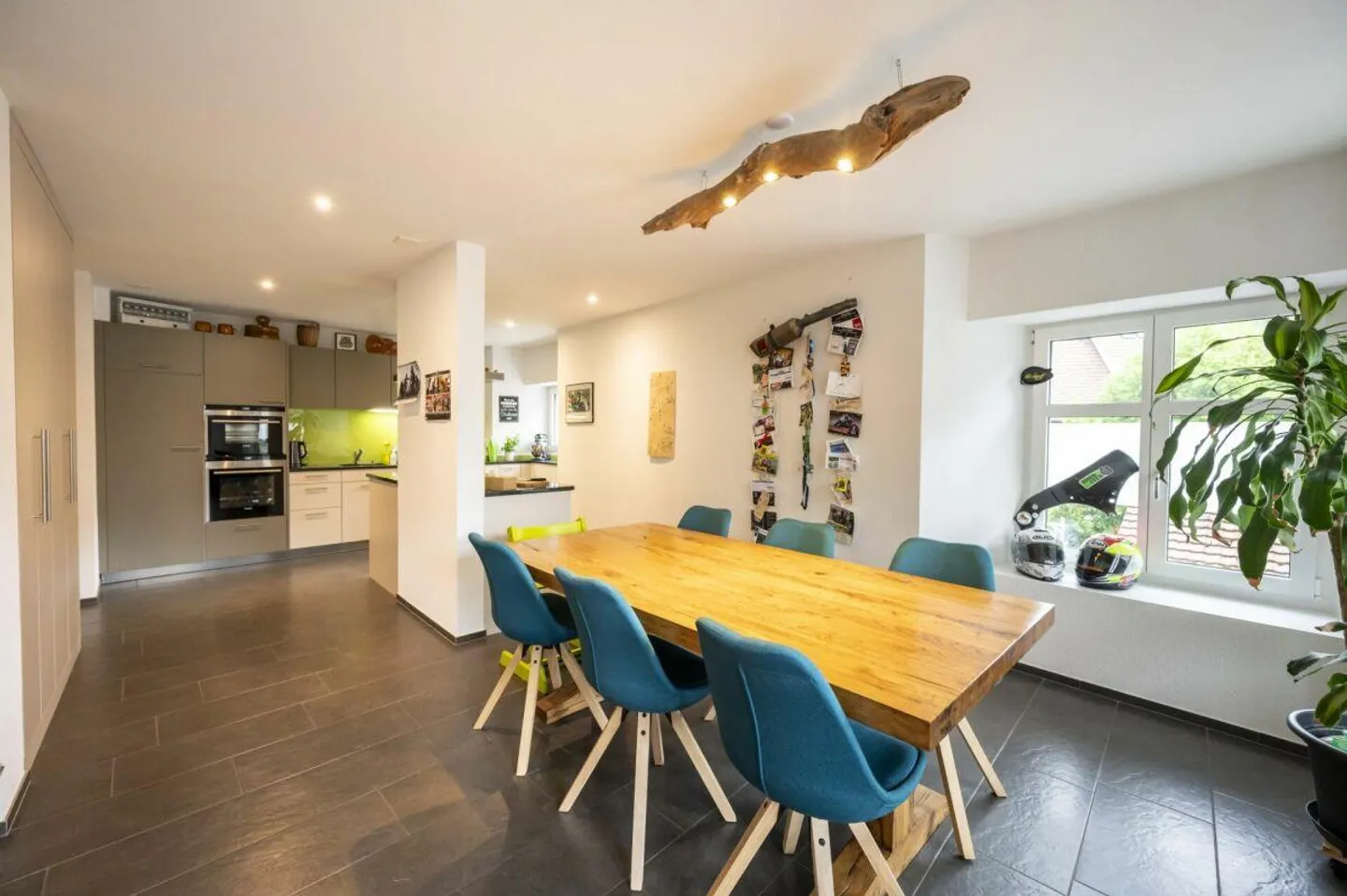Maison multifamiliale avec réserve d'extension et de terrain à bâtir - Photo 2 sur 15
