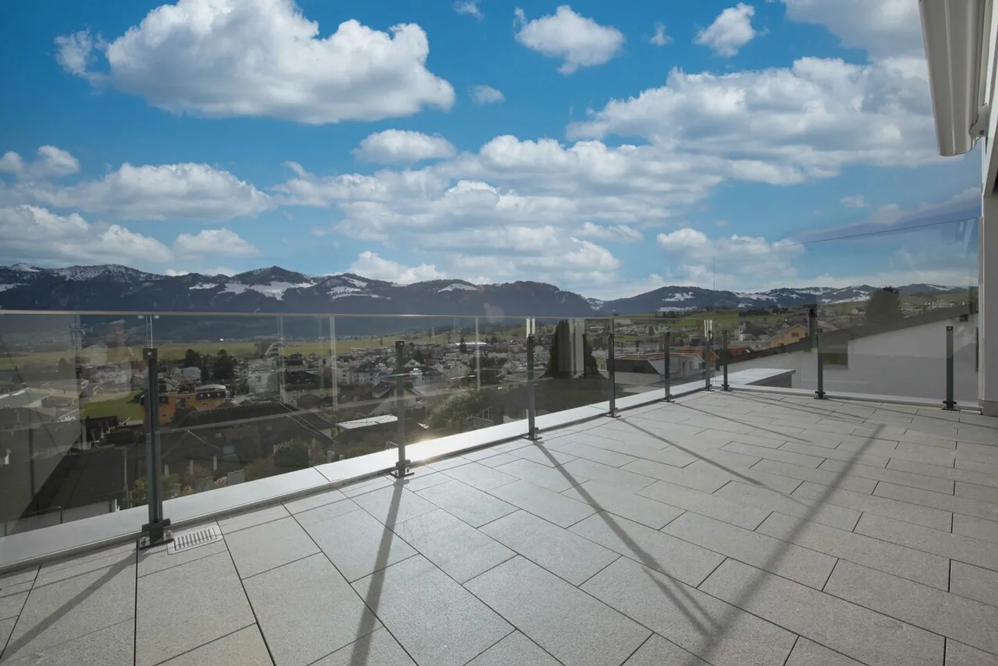 In a wonderful, quiet and sunny location - Photo 3 of 15