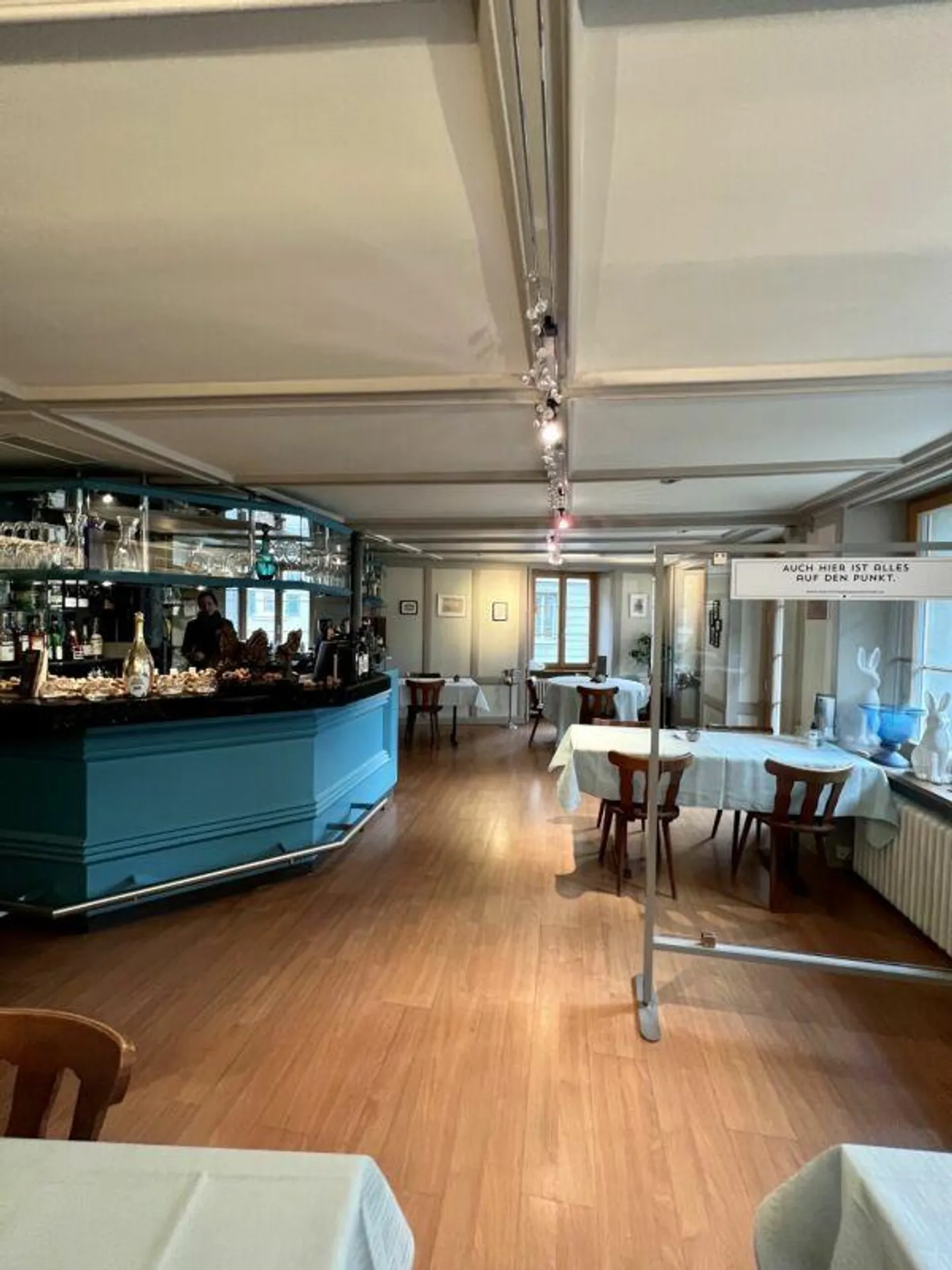 Ristorante EG e 1° piano con posti a sedere all'aperto - Foto 5 di 8