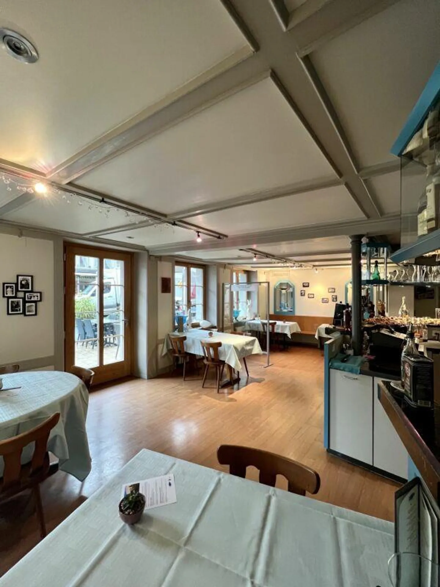 Ristorante EG e 1° piano con posti a sedere all'aperto - Foto 6 di 8