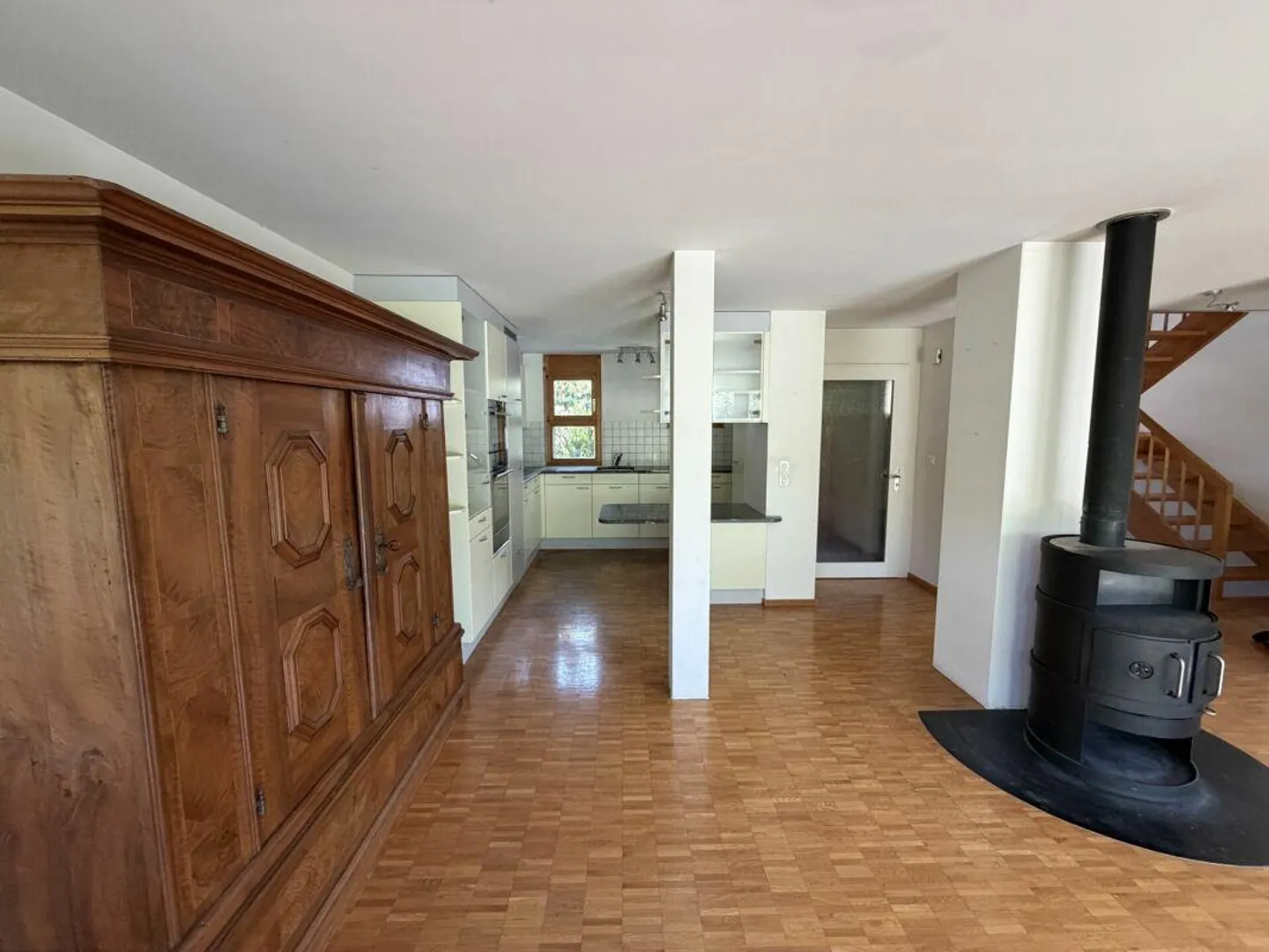 Row corner single-family house with separate garage box in a quiet and sunny village location - Photo 2 of 8