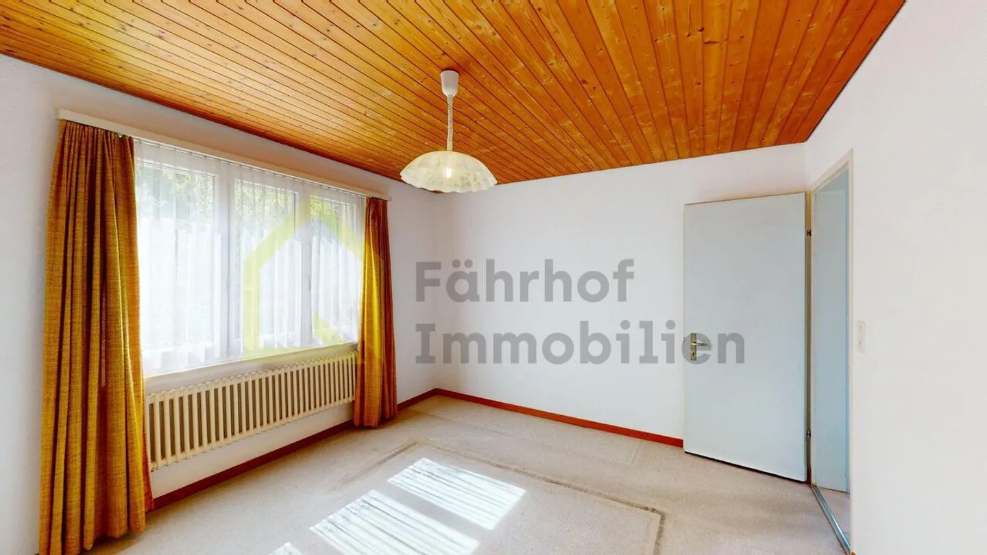 Freistehendes EFH an bevorzugter Lage mit unverbaubarer Fernsicht - Foto 7 di 13