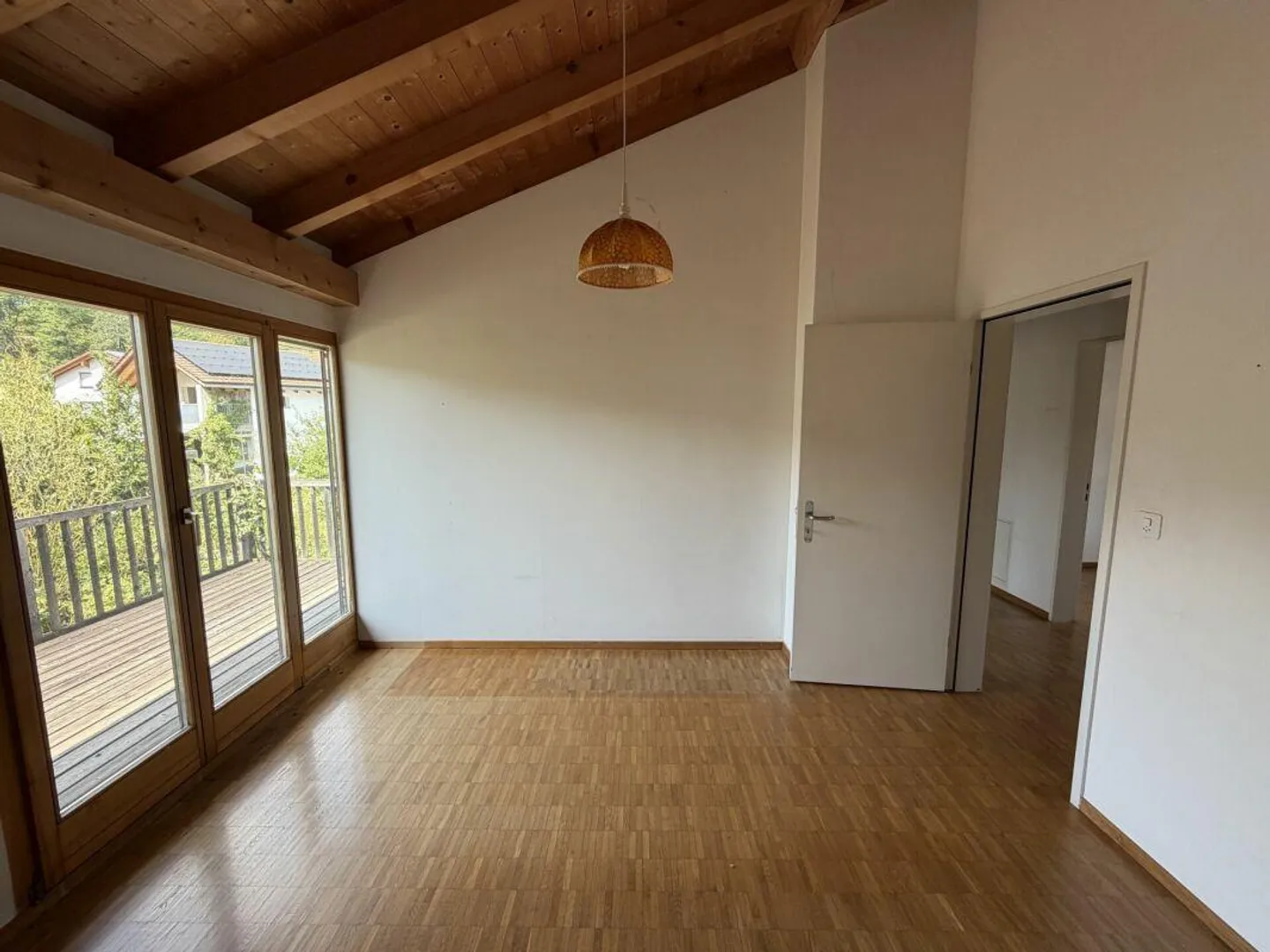 Row corner single-family house with separate garage box in a quiet and sunny village location - Photo 6 of 8