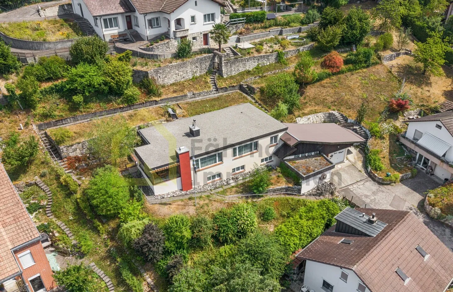 Freistehendes EFH an bevorzugter Lage mit unverbaubarer Fernsicht - Foto 12 di 13