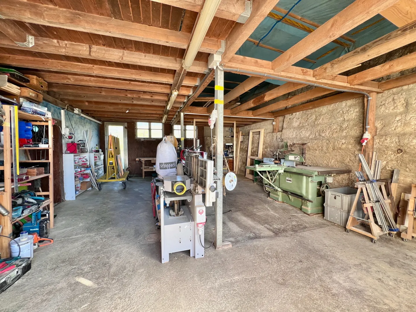 Old farmhouse transformed into an equestrian farm - Photo 6 of 13