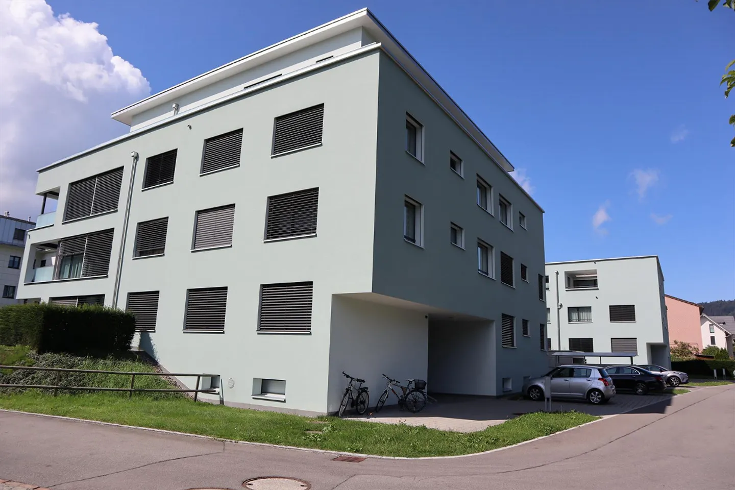 Place de parking souterrain dans un emplacement central à Unterägeri - Photo 1 sur 1