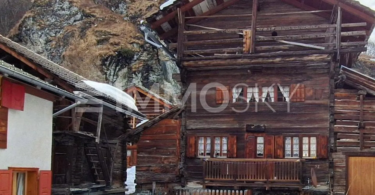 TROPPO TARDI, GIÀ RISERVATO... Casa nel cuore di Haudères da ristrutturare - Foto 1 di 4