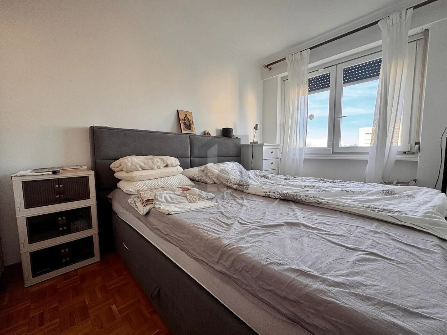 IDEALE LAGE MIT BALKON UND UNVERBAUTER AUSSICHT - Foto 4 von 5