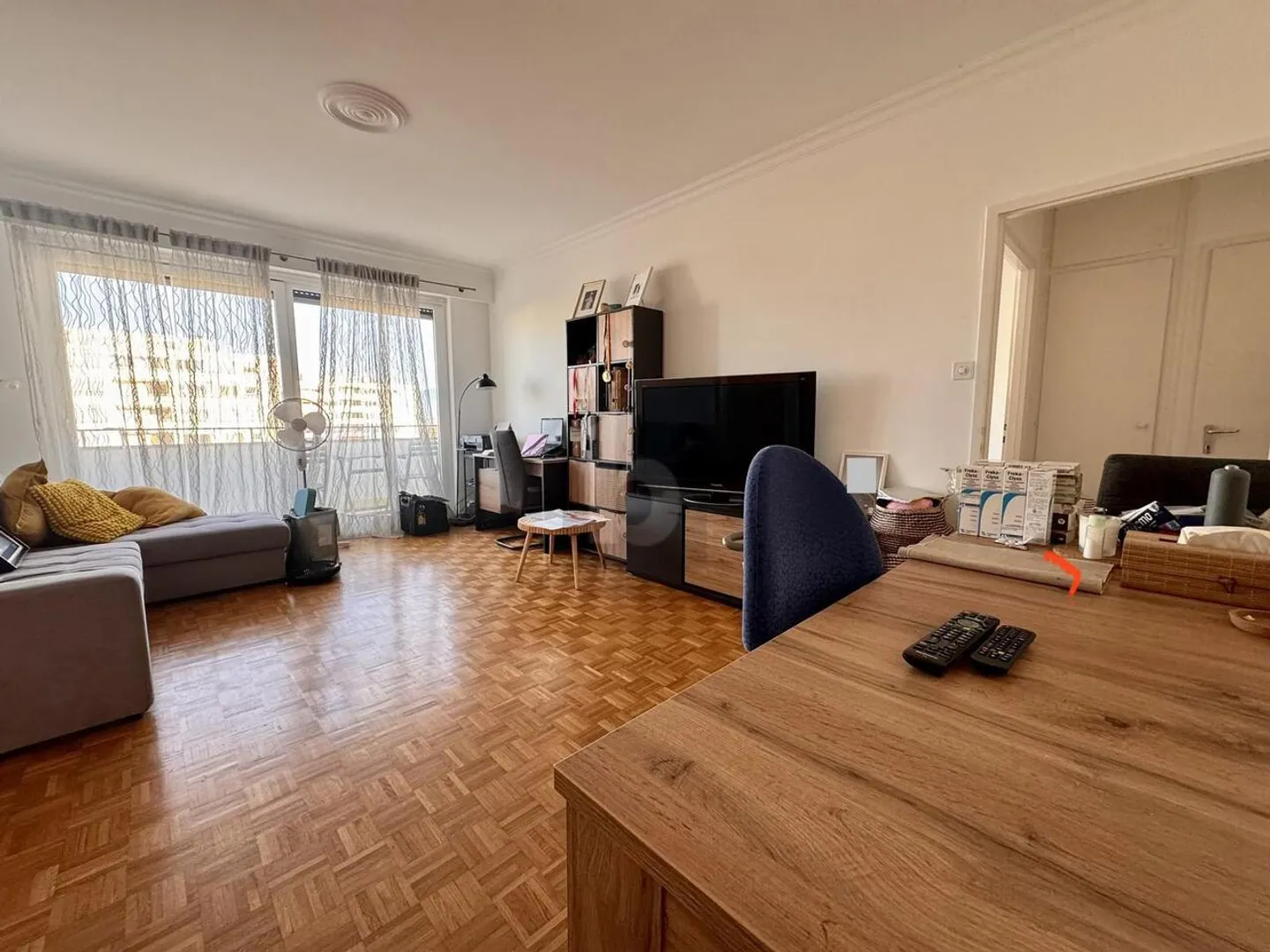 IDEALE LAGE MIT BALKON UND UNVERBAUTER AUSSICHT - Foto 2 von 5