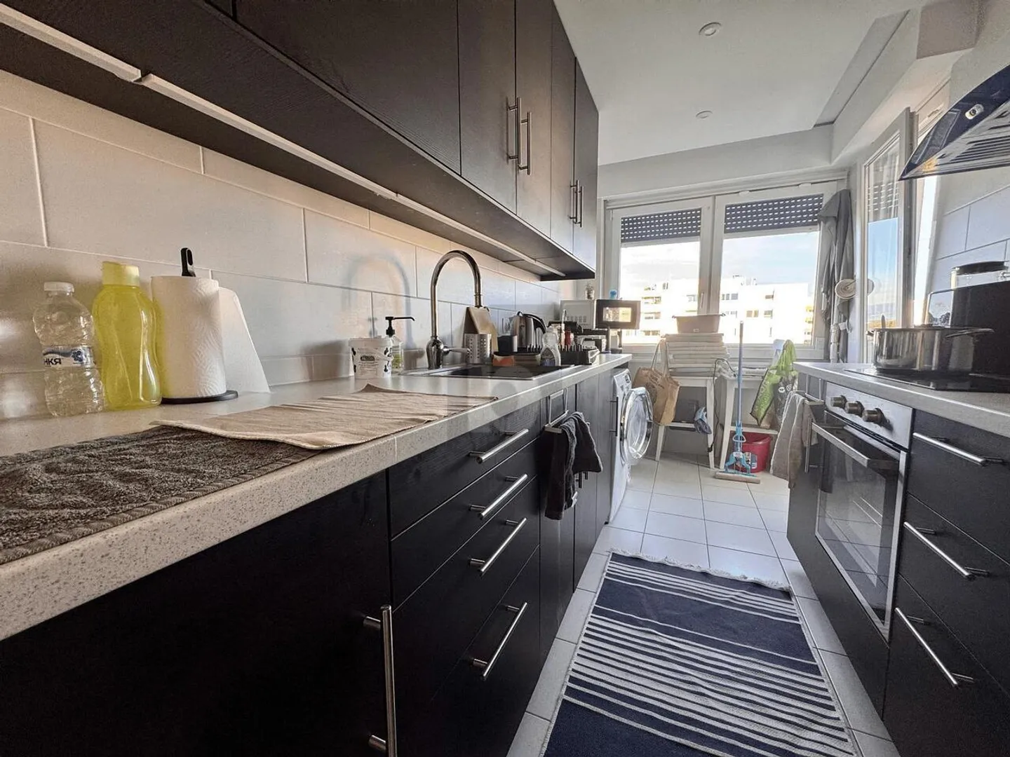 IDEALE LAGE MIT BALKON UND UNVERBAUTER AUSSICHT - Foto 3 von 5