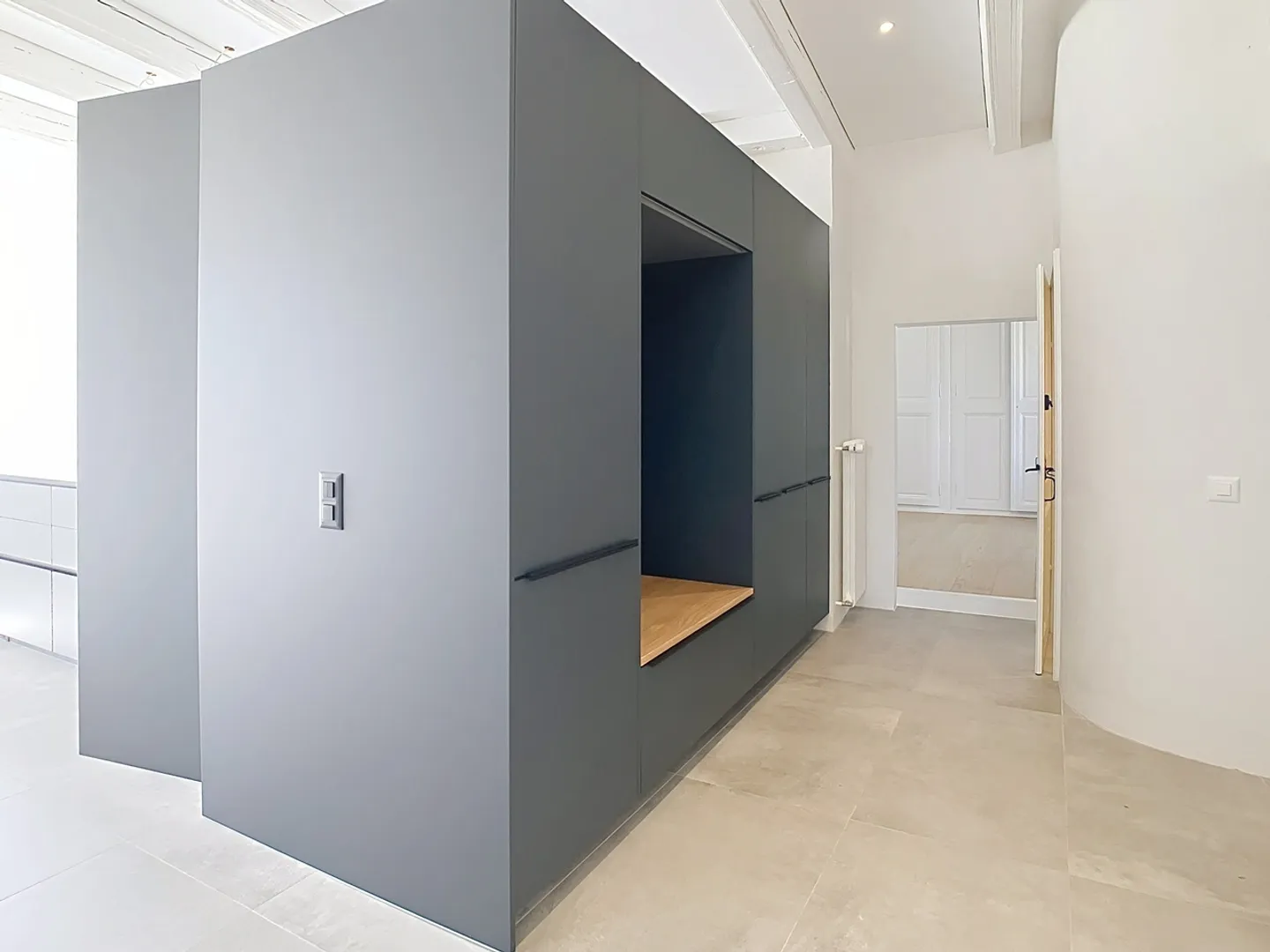 Stunning apartment with garden and view - Photo 4 of 17