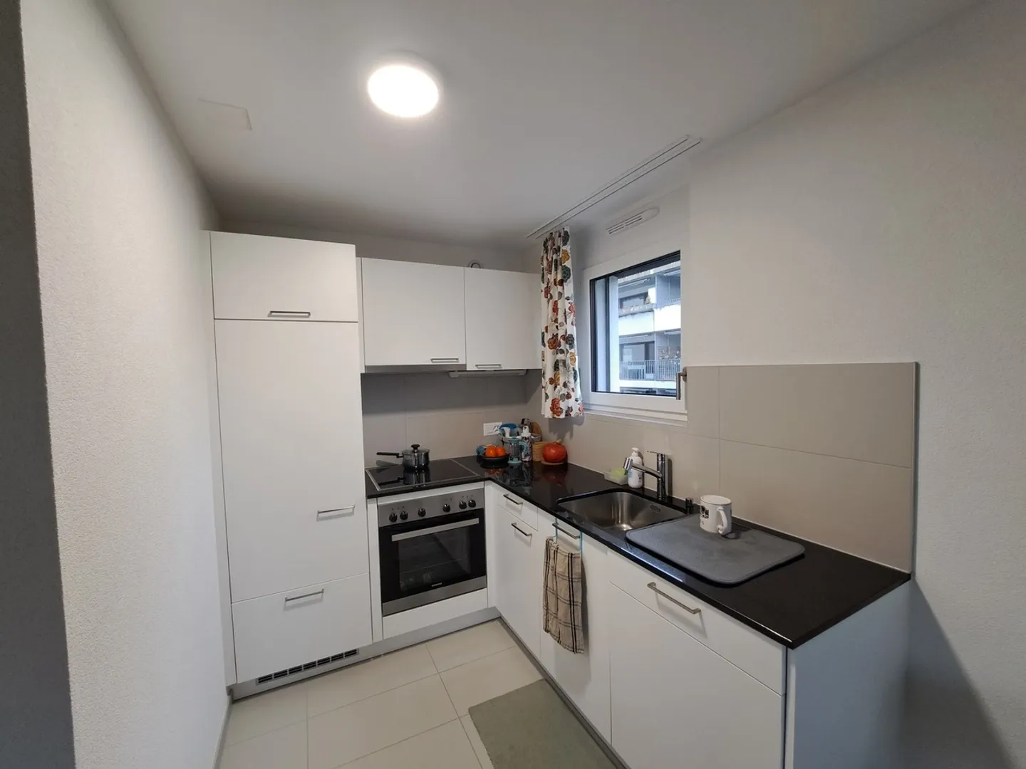 Piacevole appartamento recente di 1.5p con grande balcone in affitto - Foto 3 di 7