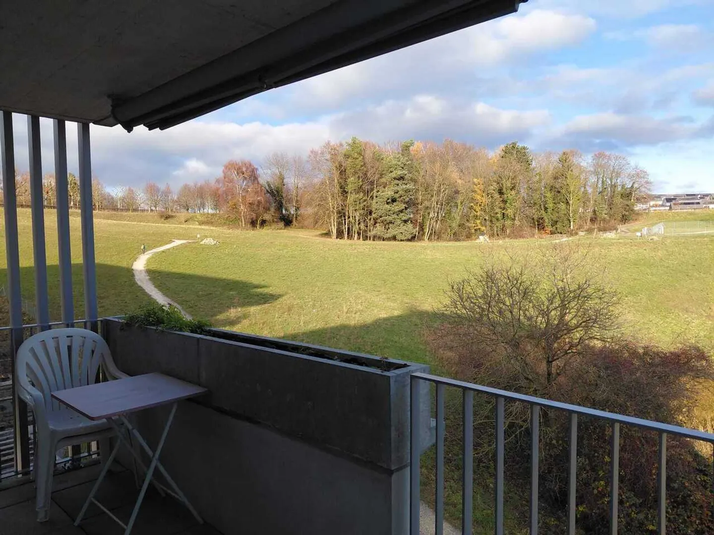 Piacevole appartamento recente di 1.5p con grande balcone in affitto - Foto 4 di 7