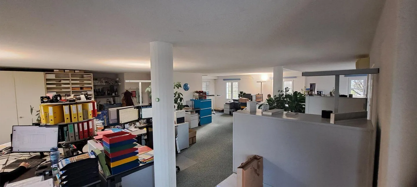 Commercial Space in Prime Location - Photo 6 of 11