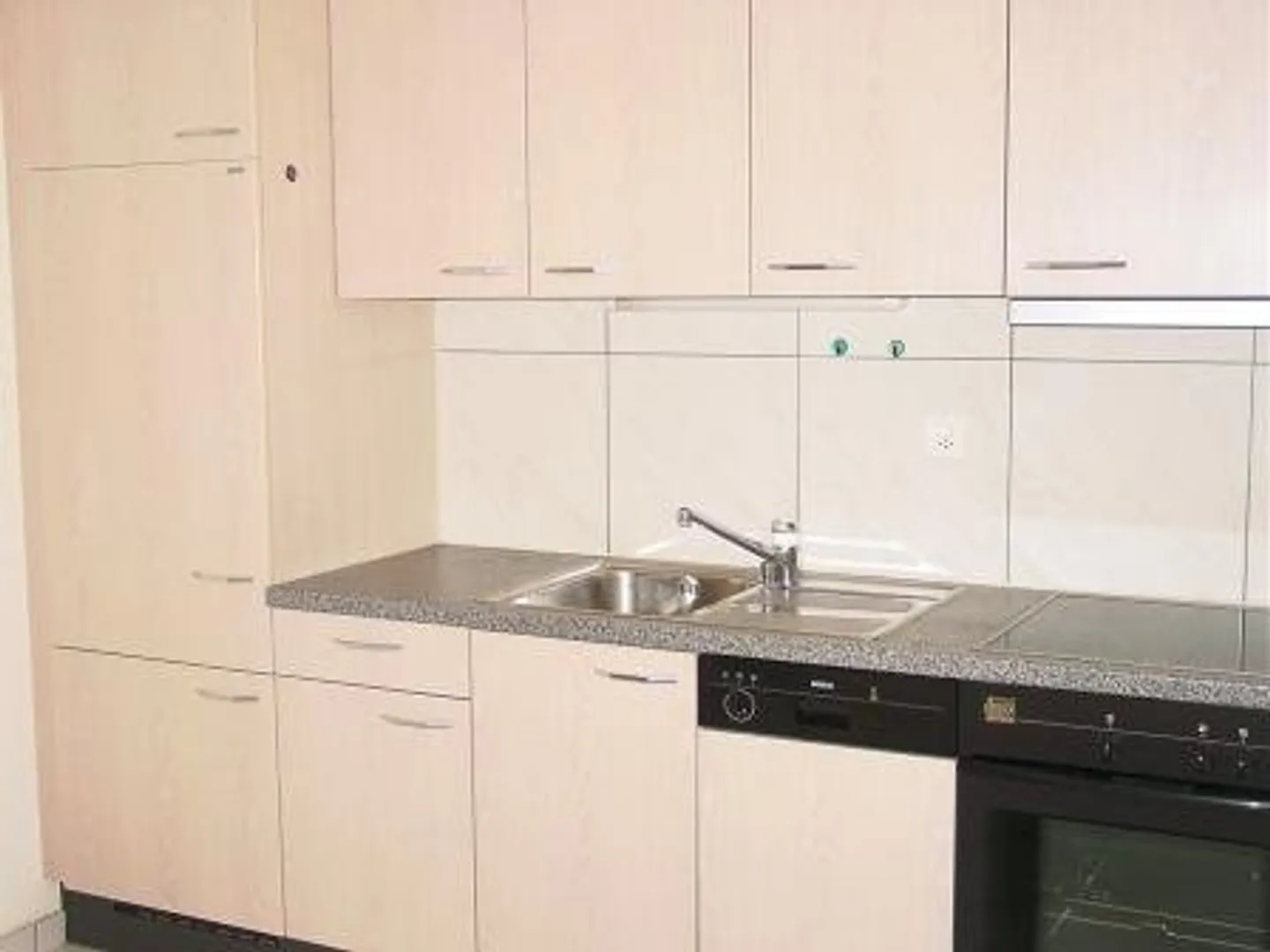 Central location, 2 steps from the train station - 1.5 rooms - Photo 2 of 6