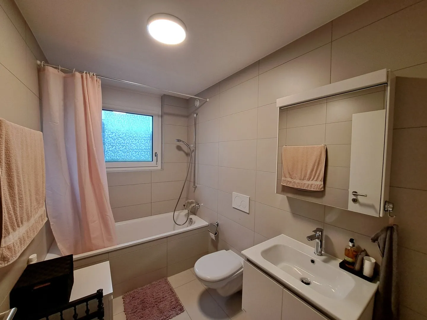 Piacevole appartamento recente di 1.5p con grande balcone in affitto - Foto 6 di 7