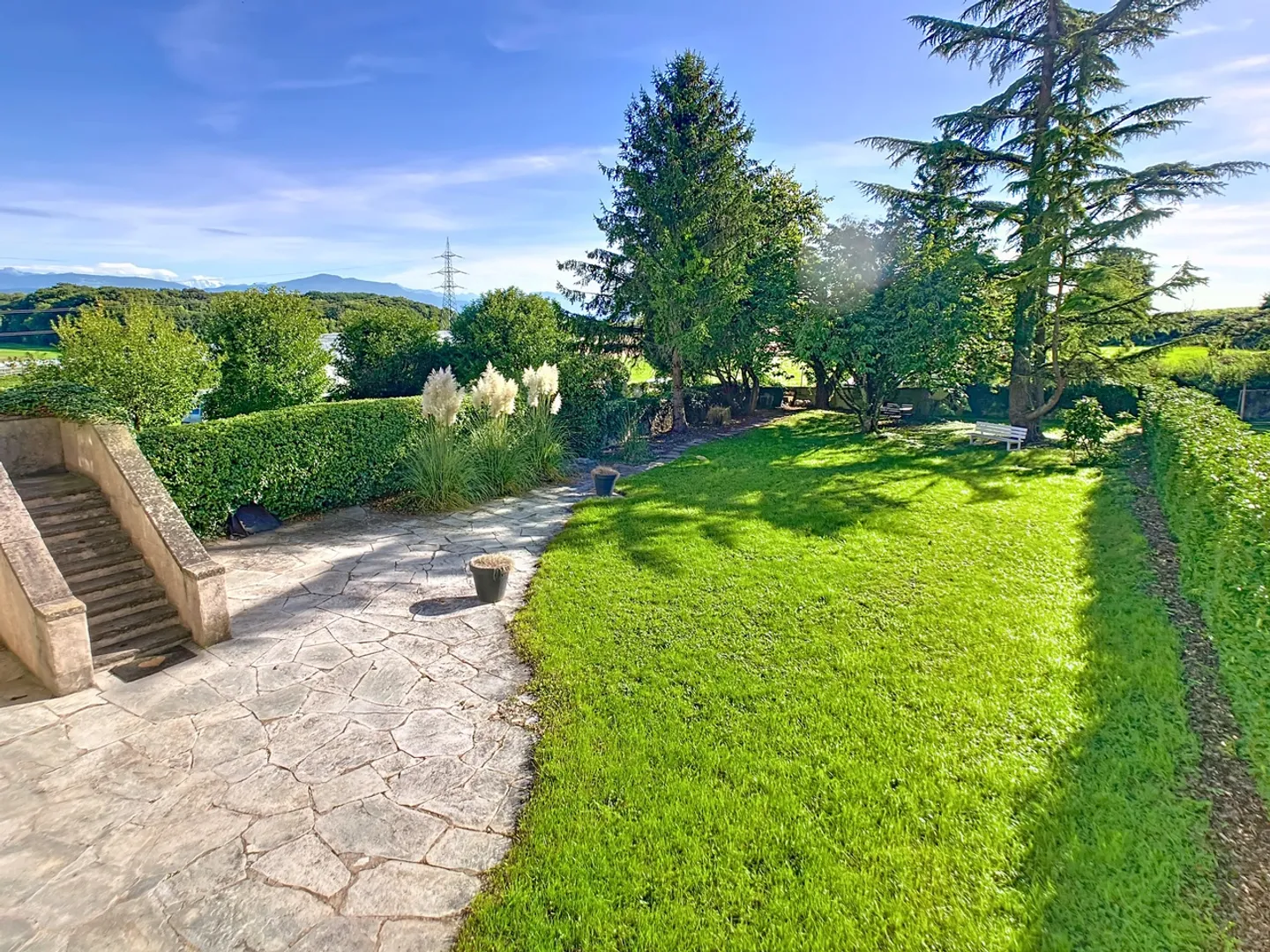 Stunning apartment with garden and view - Photo 11 of 17