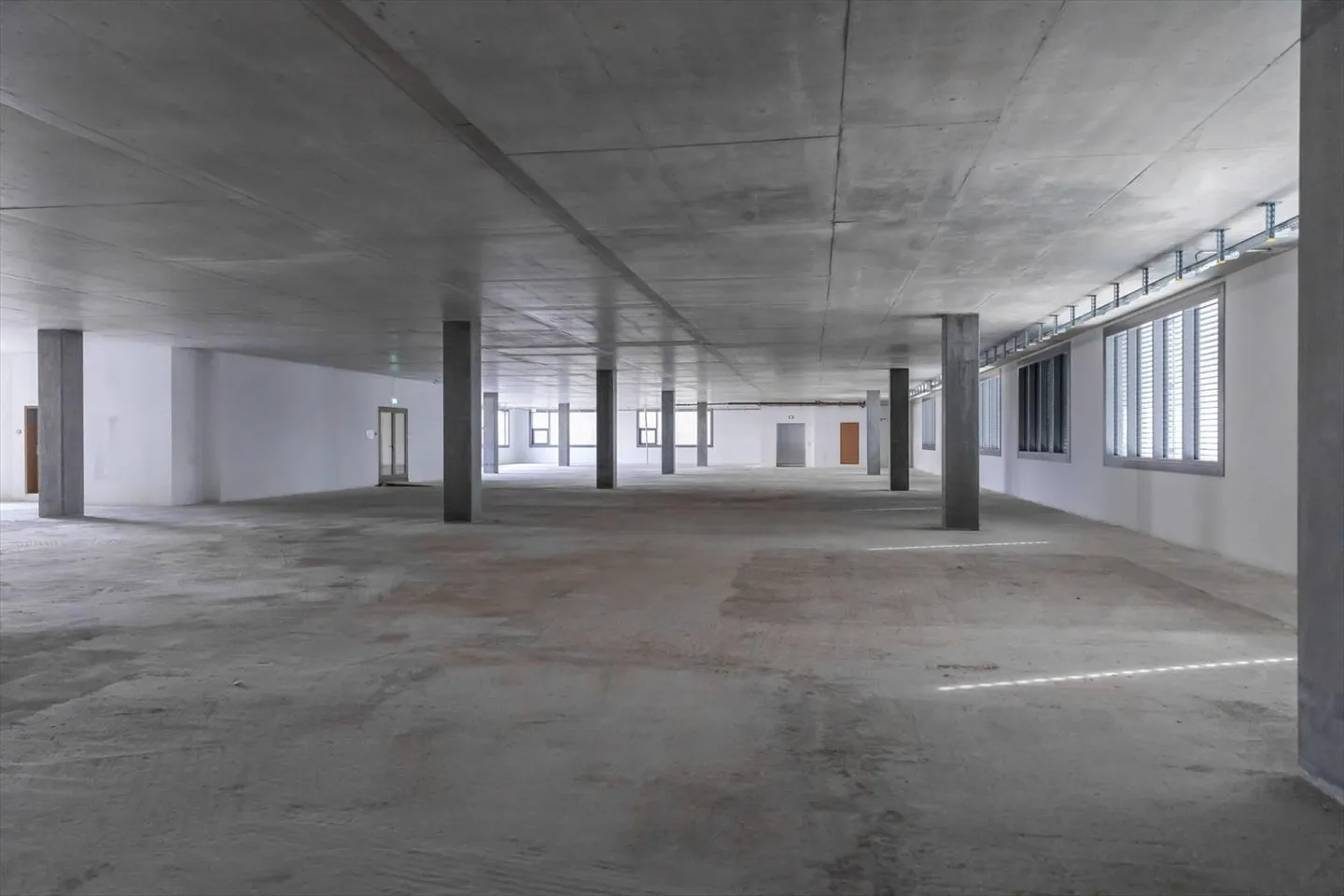 Magnifique surface de 600 m2 au 2ème étage d'un bâtiment moderne - Photo 12 sur 13