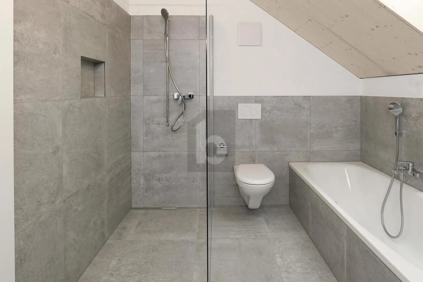 HIGH-QUALITY NEW BUILD IN SUNNY LOCATION! - Photo 5 of 6