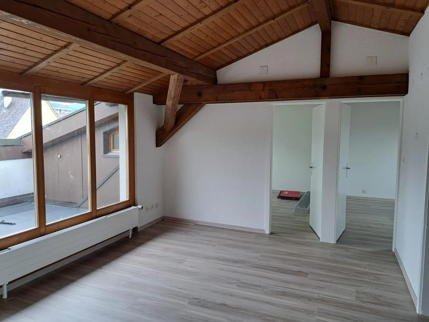 Appartamento attico originale di 4 1/2 stanze - Foto 3 di 8