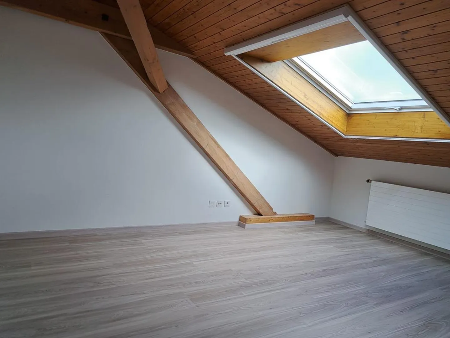 Appartamento attico originale di 4 1/2 stanze - Foto 5 di 8