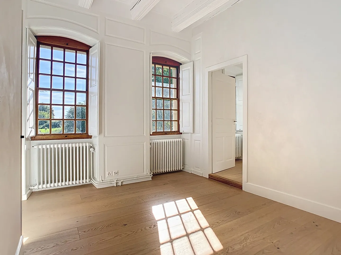 Stunning apartment with garden and view - Photo 14 of 17