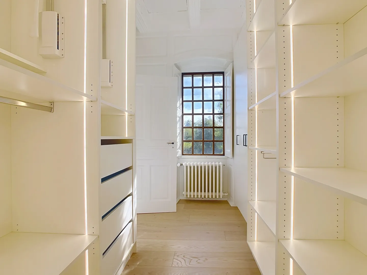 Stunning apartment with garden and view - Photo 15 of 17