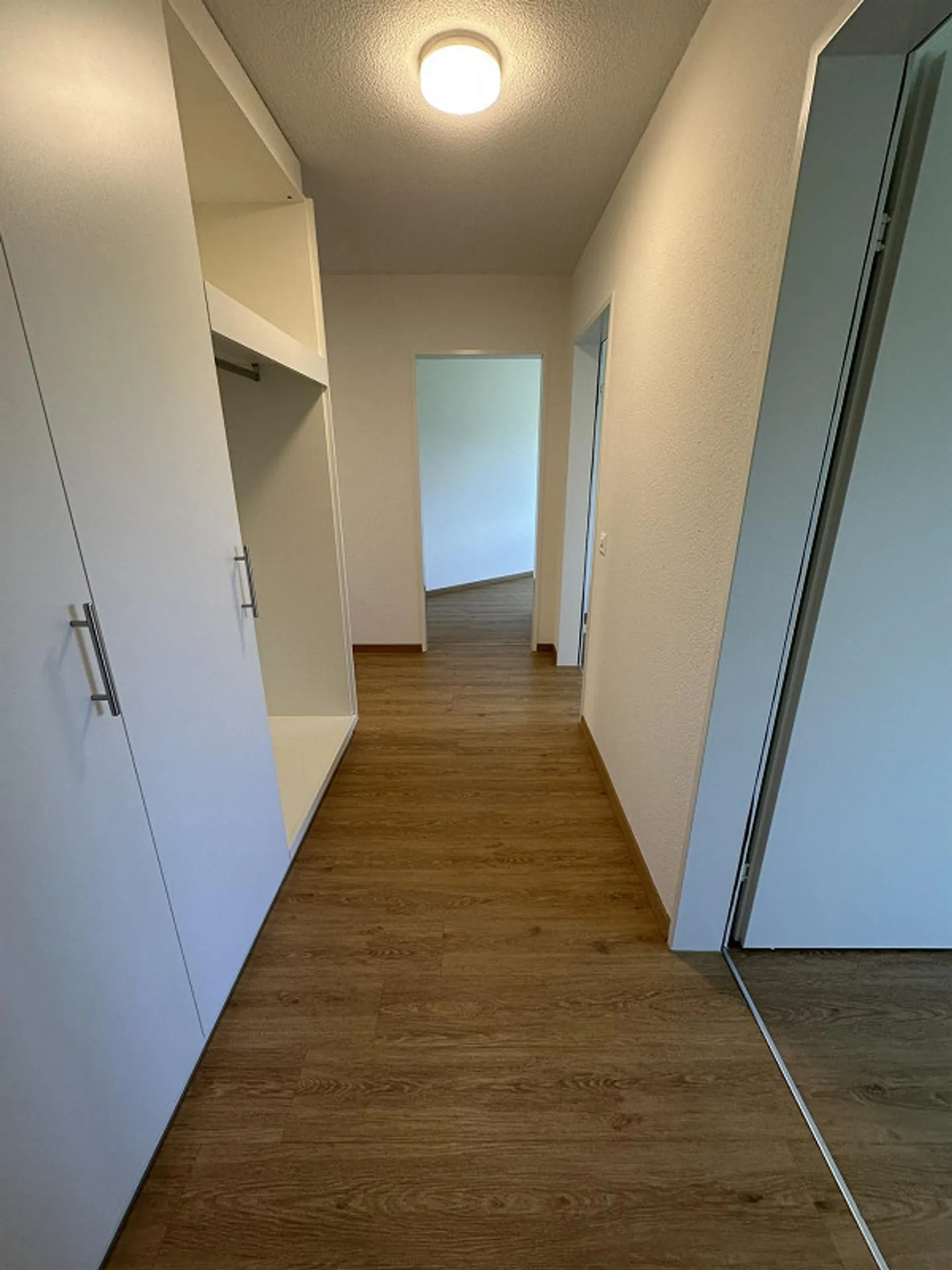 Vivre au calme avec charme - Appartement attrayant de 4,5 pièces - Photo 2 sur 12
