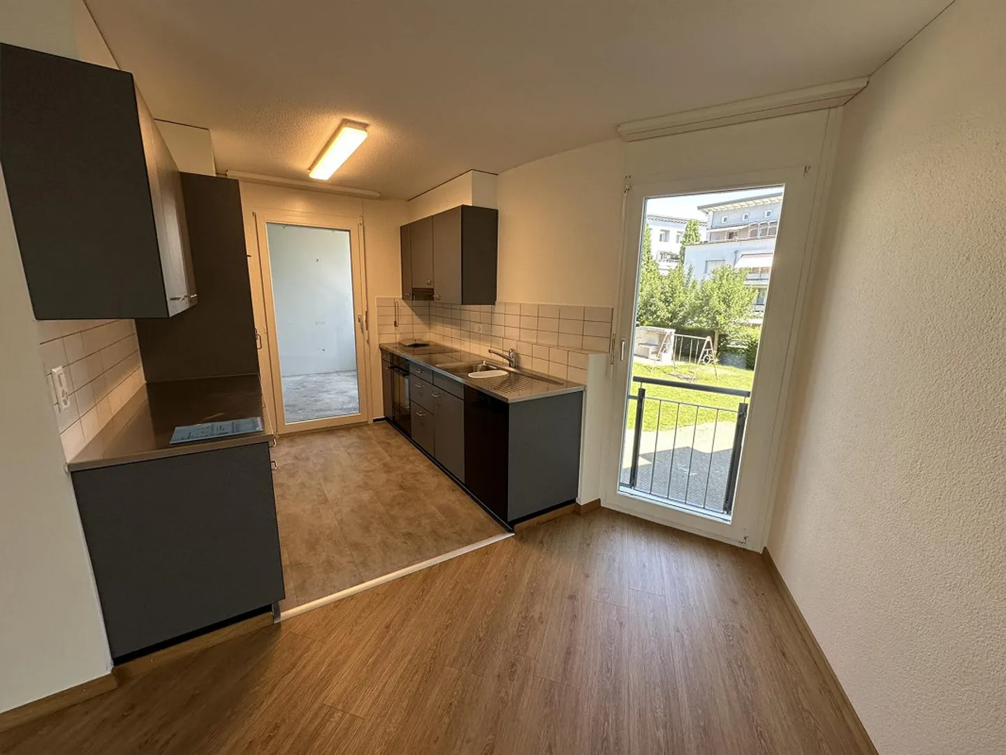 Vivre au calme avec charme - Appartement attrayant de 4,5 pièces - Photo 4 sur 12