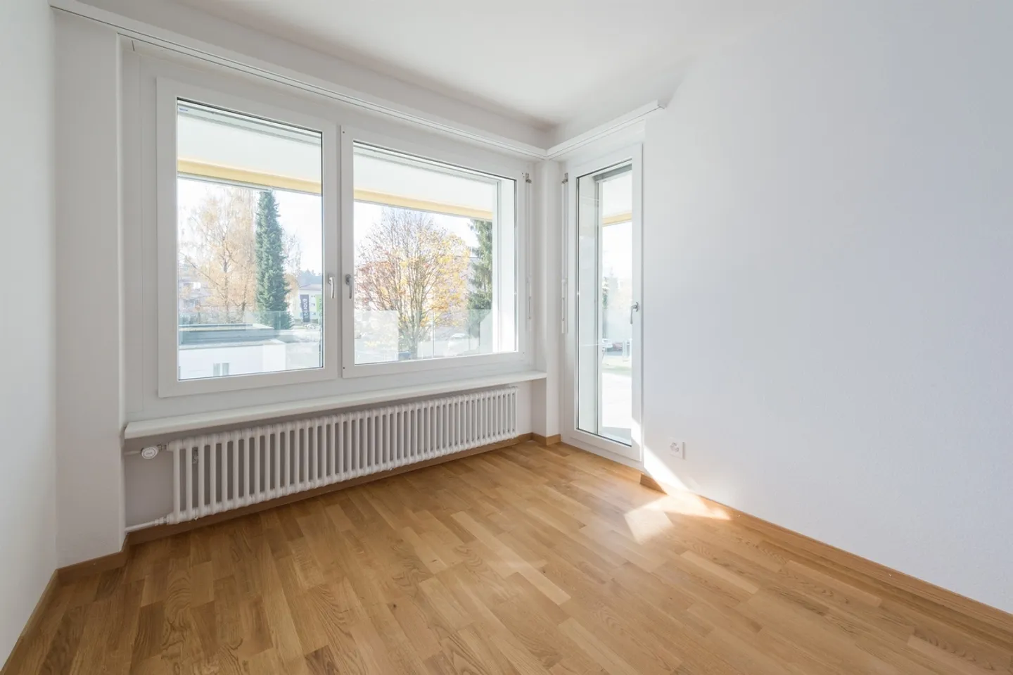 Spacious Apartment with Balcony - Photo 3 of 5