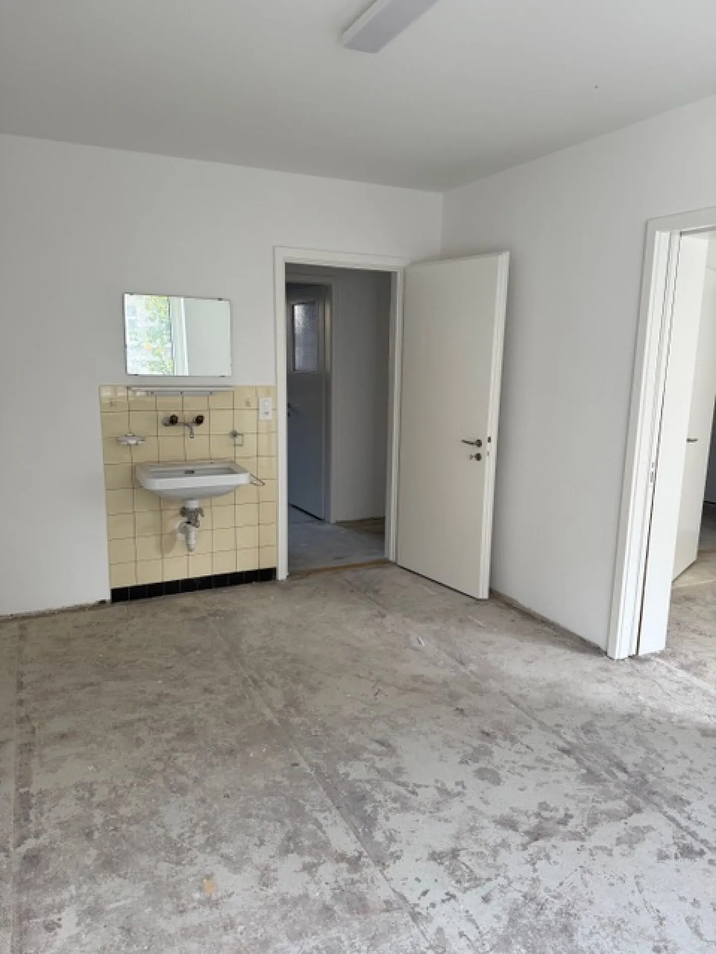 Spazio commerciale / Ufficio / Sala terapia in affitto in una posizione privilegiata - Foto 6 di 13