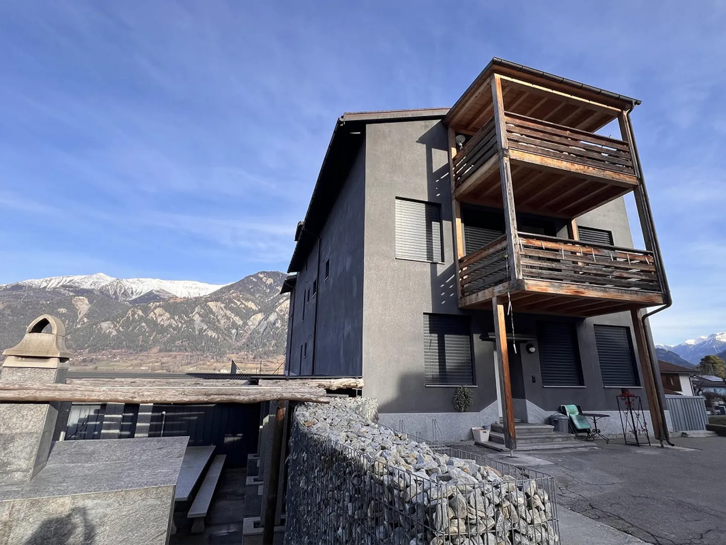 Summaprada - Immeuble collectif avec 11 appartements et hall de stockage - Photo 1 sur 6