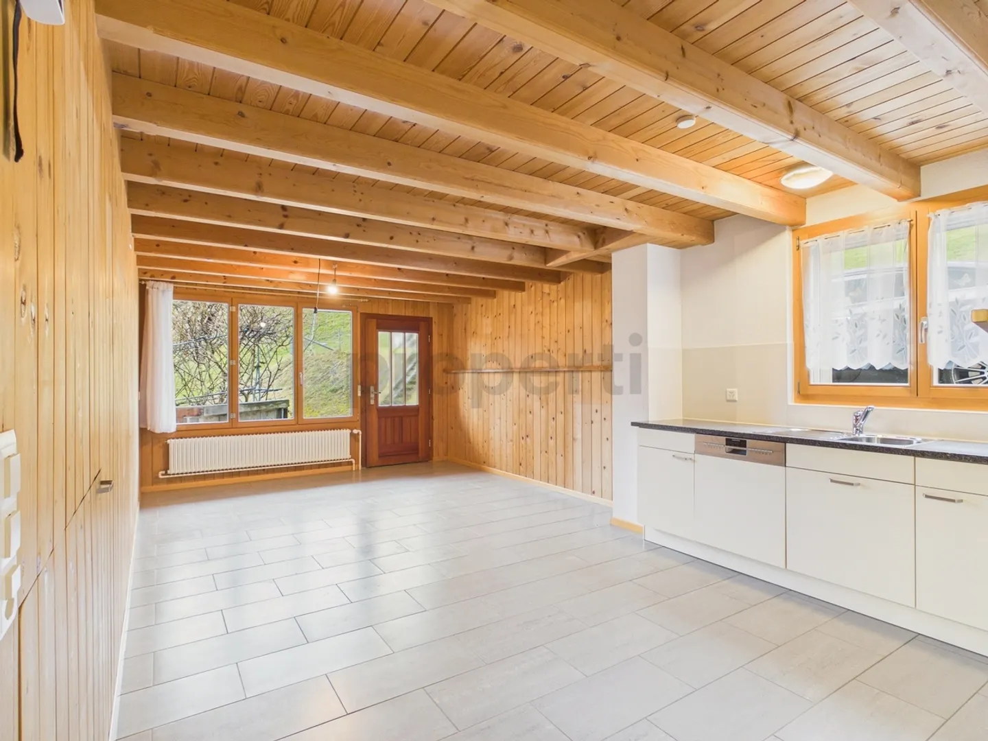 4.5-room penthouse in a quiet, sunny location - Photo 2 of 13