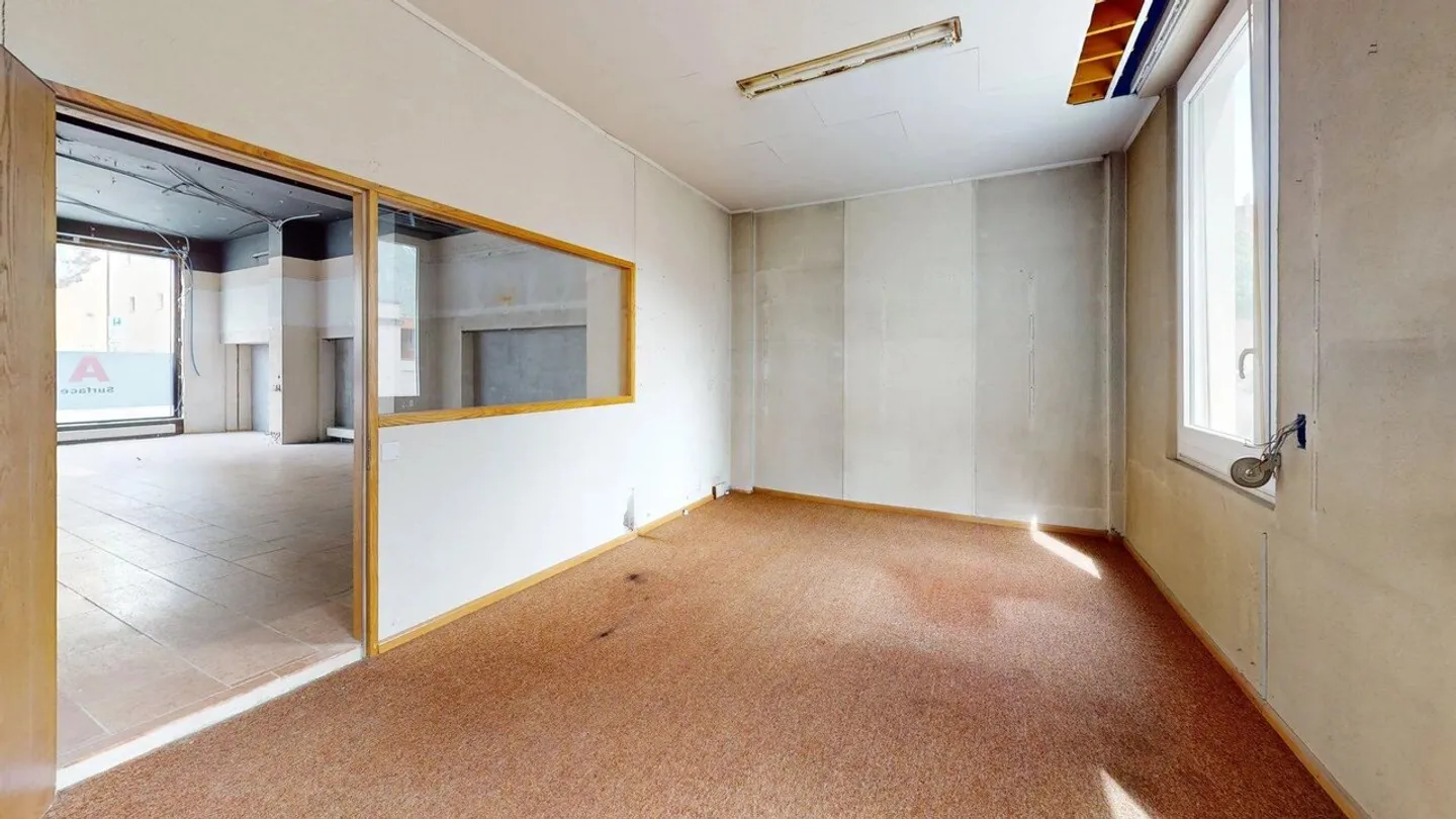 ZU VERMIETEN? GEWERBLICHE FLÄCHE VON 163 M² IM HERZEN VON SIERRE - Foto 5 von 9