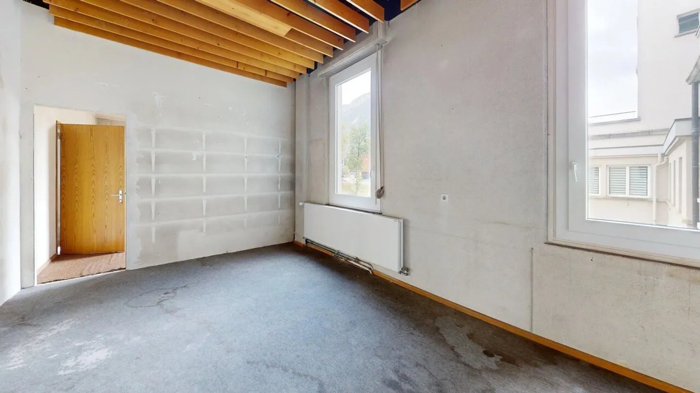 ZU VERMIETEN? GEWERBLICHE FLÄCHE VON 163 M² IM HERZEN VON SIERRE - Foto 6 von 9