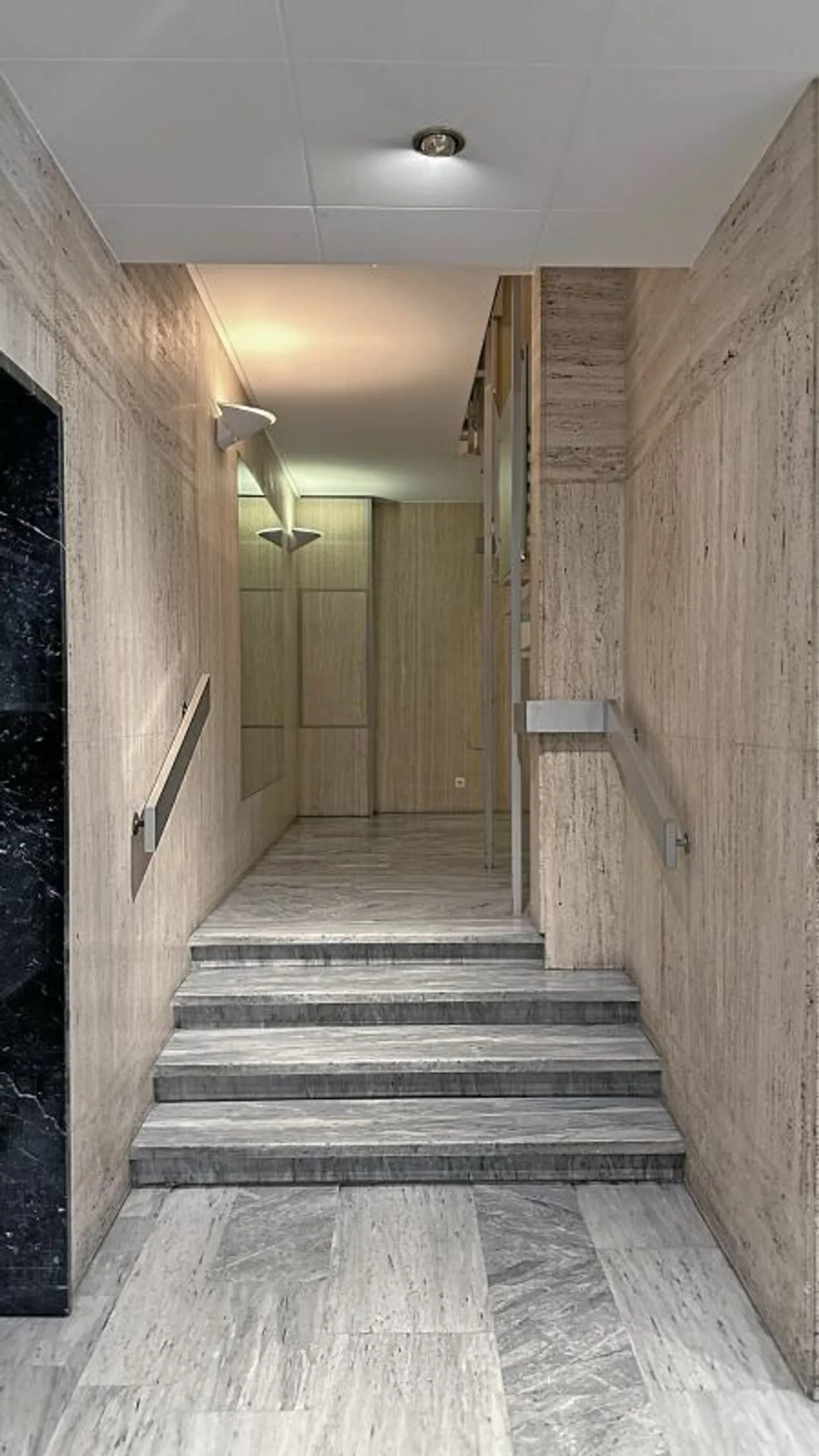 Bel Appartement 7 Pièces à Genève - Photo 29 sur 32