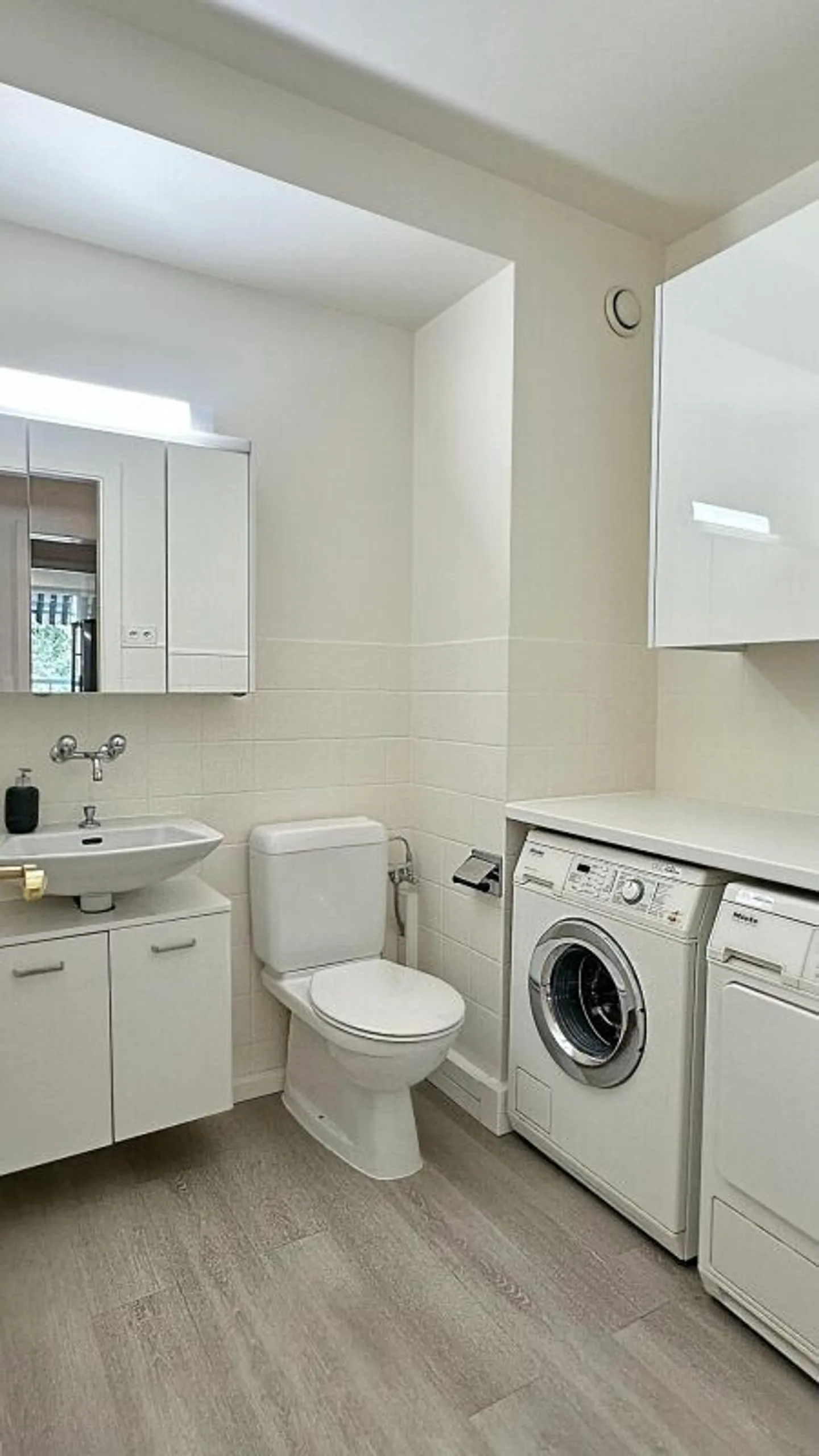 Bel Appartement 7 Pièces à Genève - Photo 26 sur 32