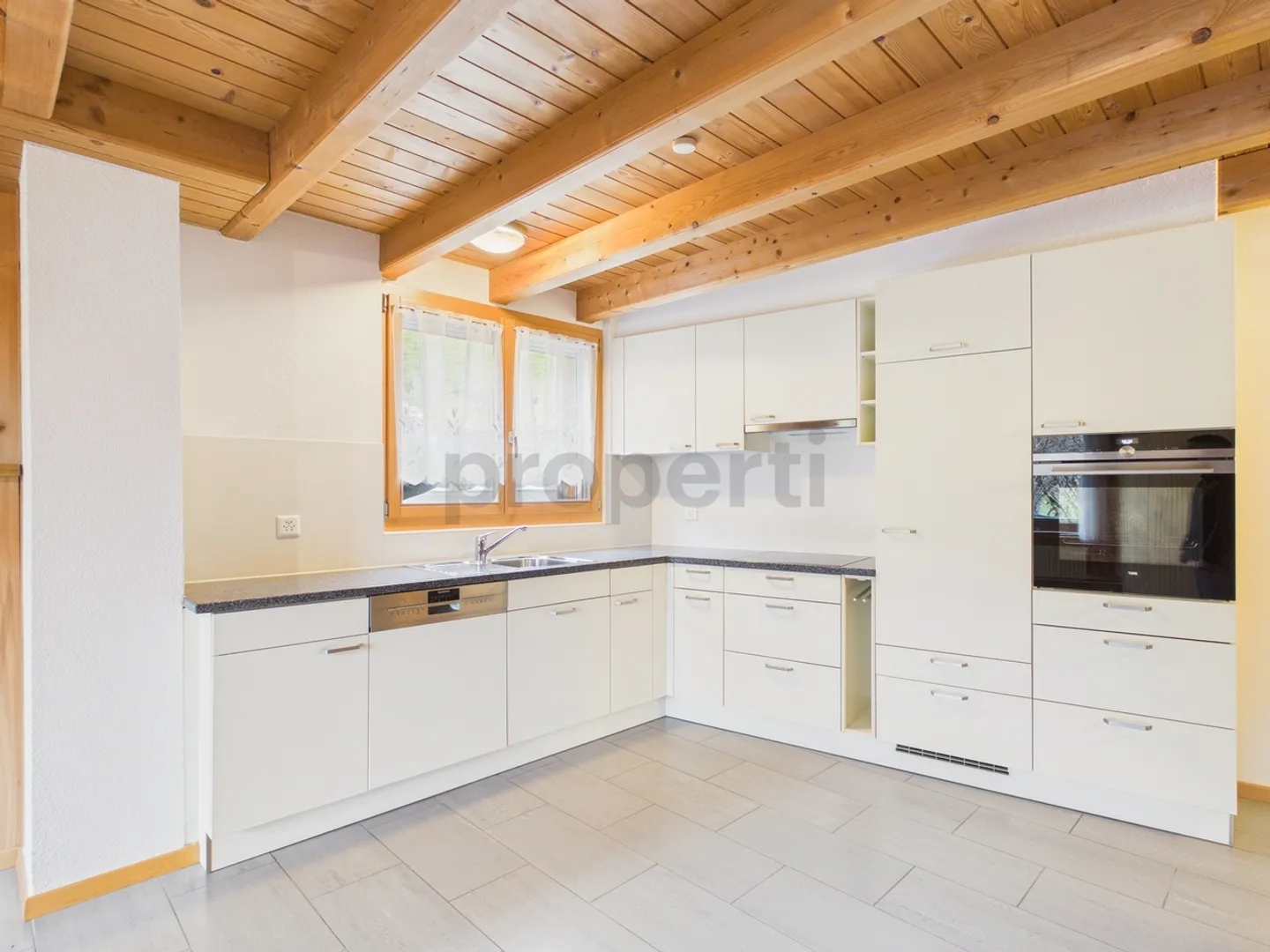 4.5-room penthouse in a quiet, sunny location - Photo 5 of 13