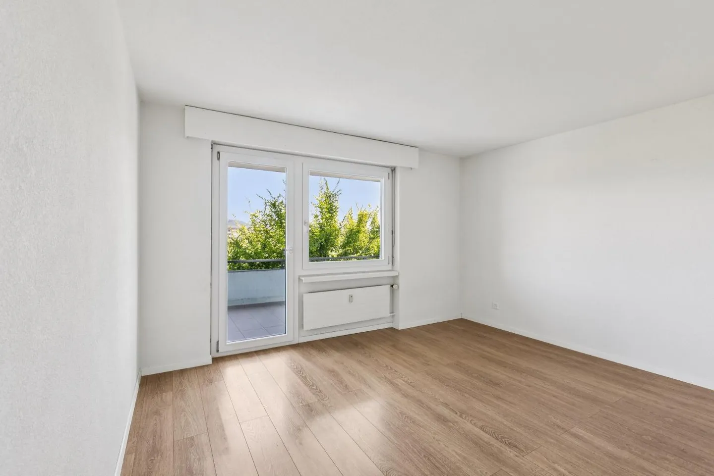 Appartement 4.5 pièces entièrement rénové avec balcon spacieux et vue... - Photo 4 sur 7
