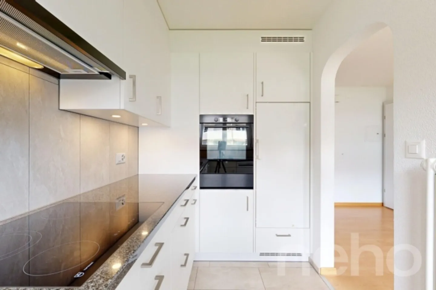 4.5-room apartment on the raised ground floor - sunny, quiet and central - Photo 5 of 12