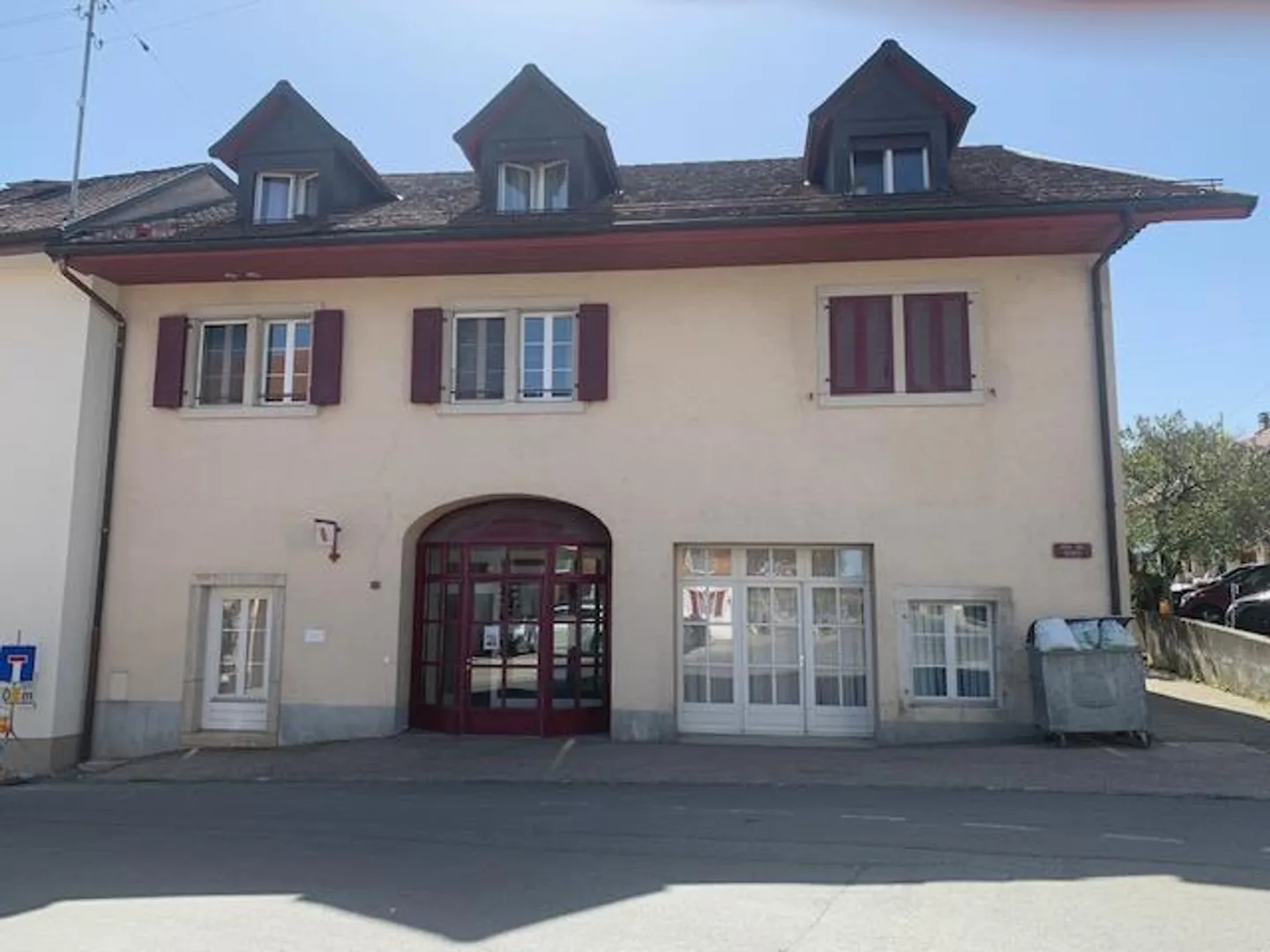Place ouverte - Photo 1 sur 2