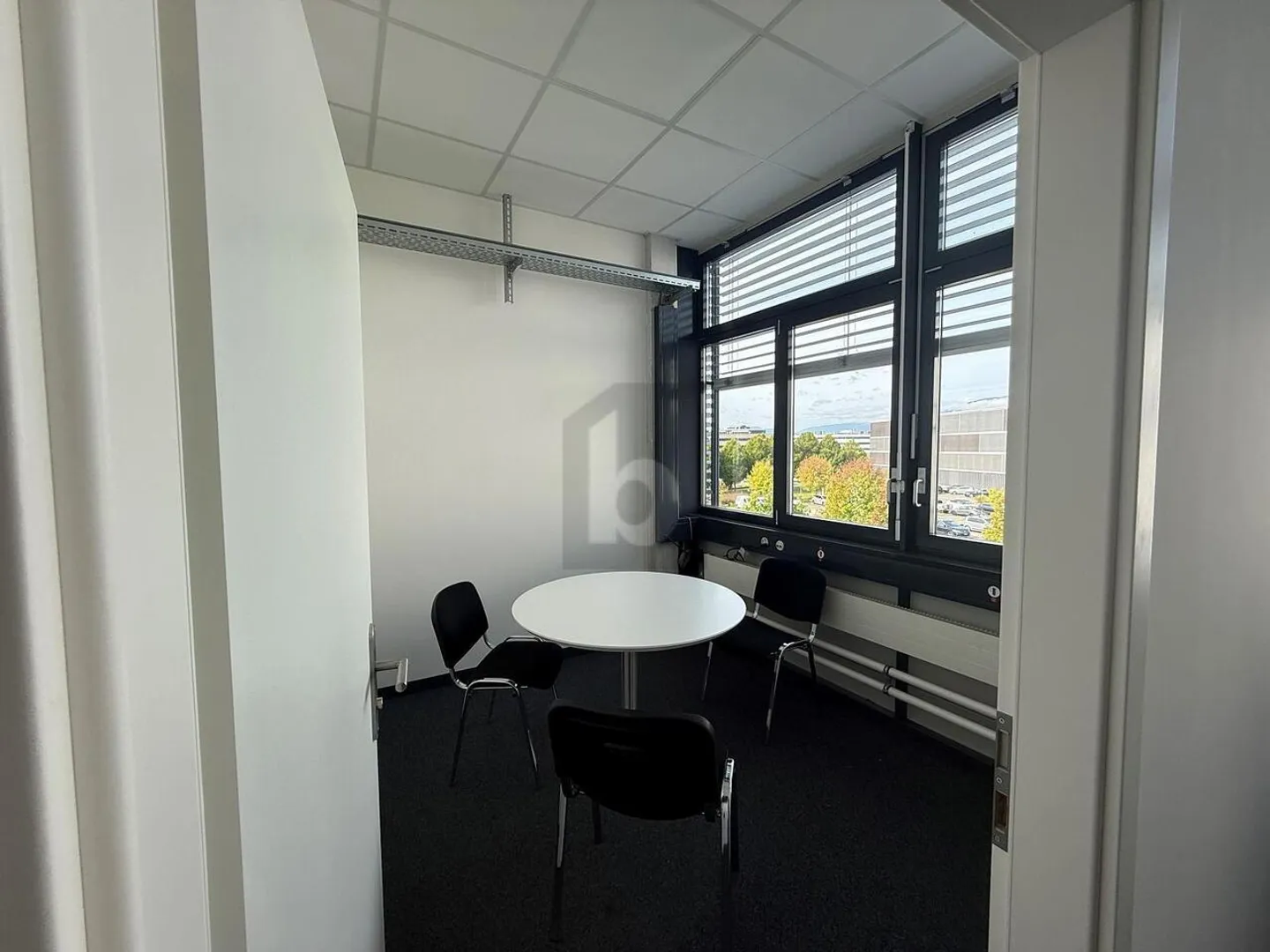 Geräumiger Büroraum in Yverdon - Foto 5 von 6