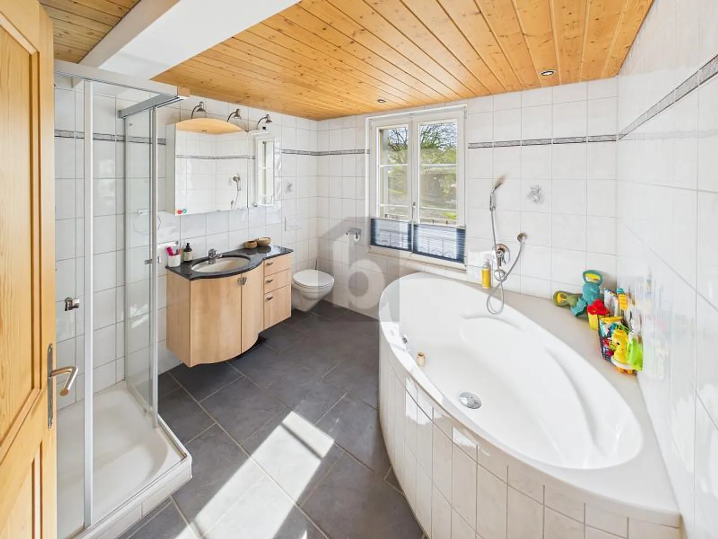 SPACIEUX ET PROCHE DE LA NATURE AVEC JARDIN - Photo 5 sur 6