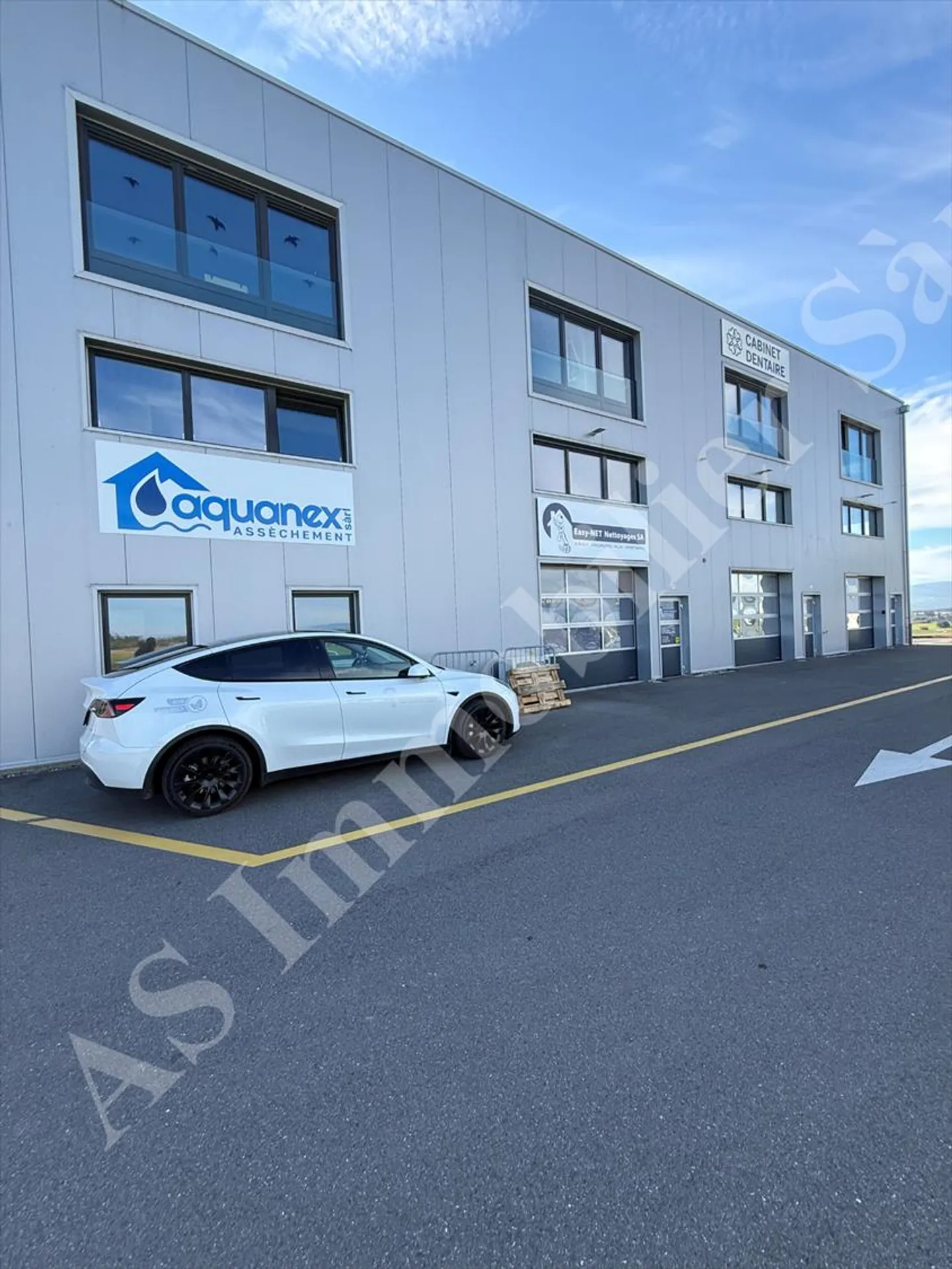 À louer à Assens - Local commercial lumineux de 61 m² - Photo 1 sur 7