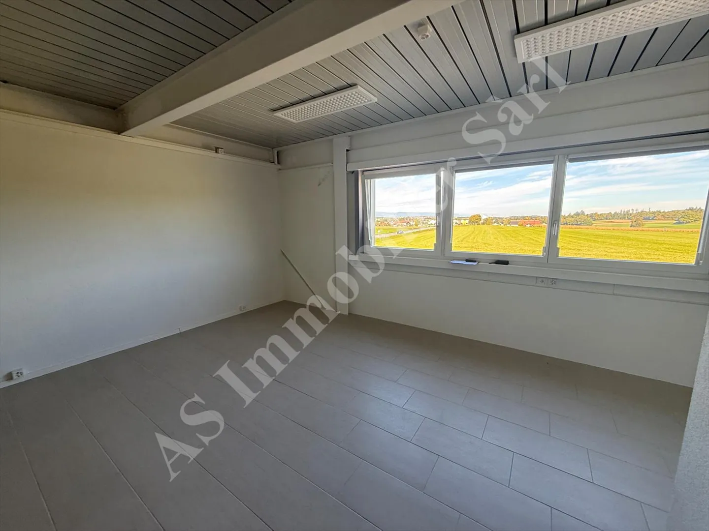 À louer à Assens - Local commercial lumineux de 61 m² - Photo 3 sur 7