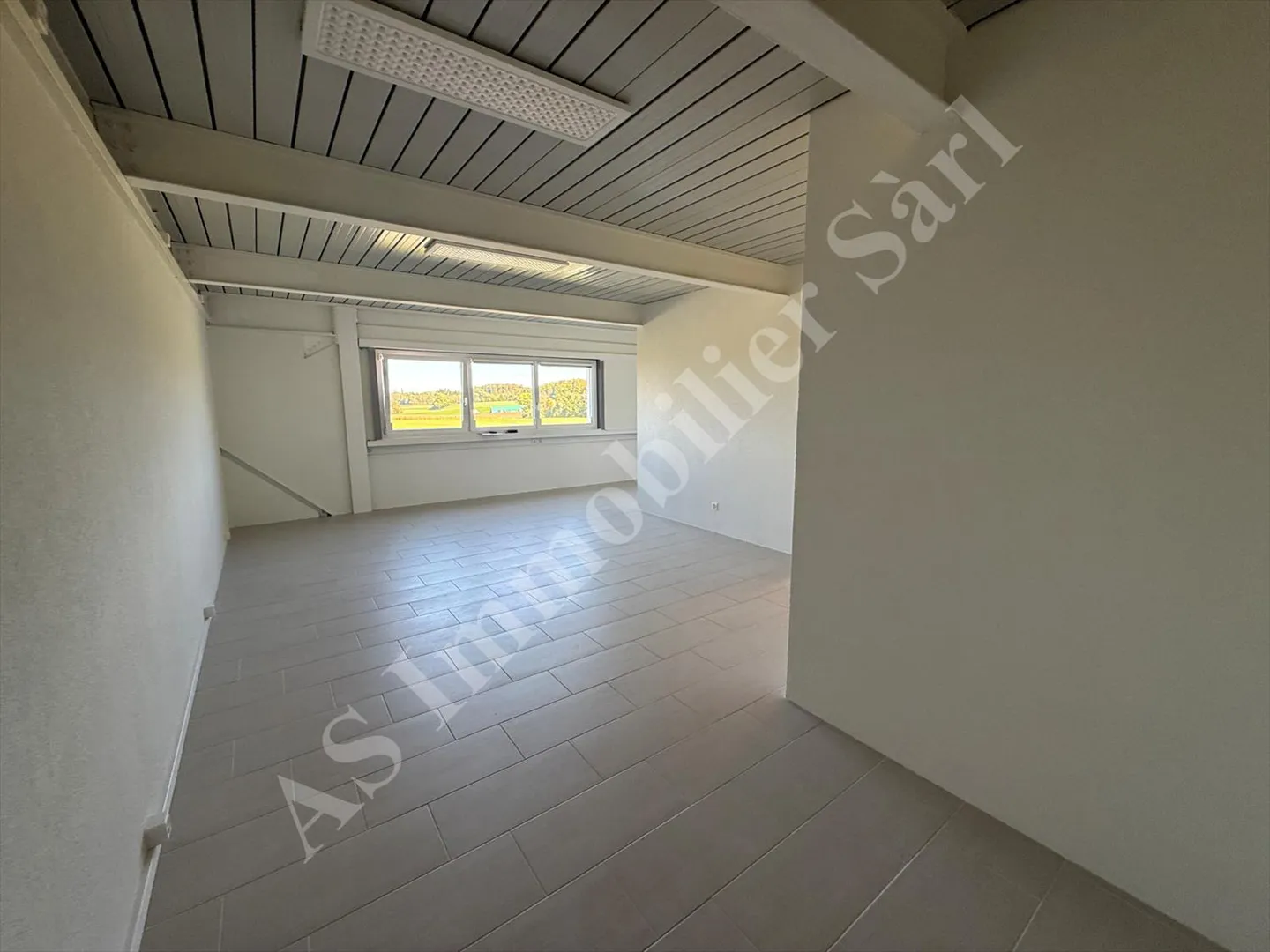 À louer à Assens - Local commercial lumineux de 61 m² - Photo 4 sur 7