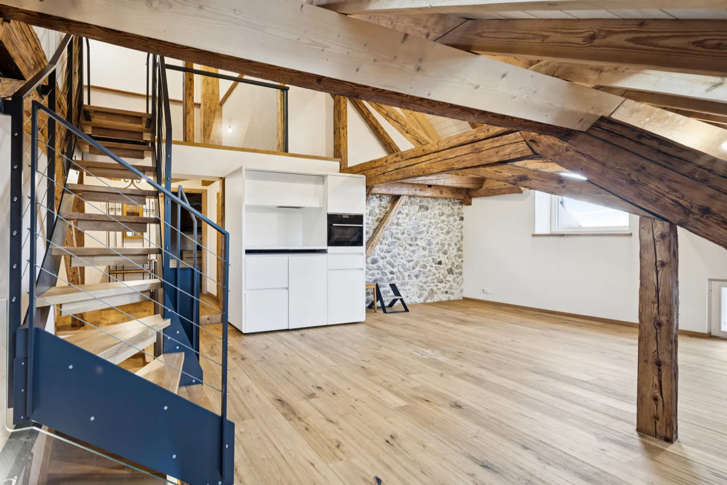 «Renoviertes Studio – Charme, Licht und Seeblick» - Foto 1 von 9